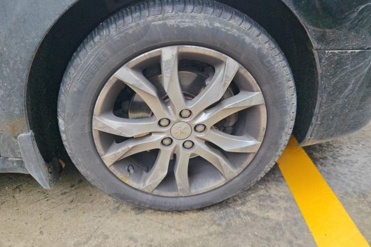 Used Peugeot 508 2011 2.3L Automatic Luxury Edition Right Front Wheel Hub