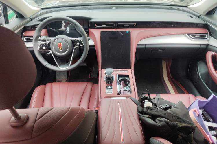 Used Hongqi H5 2025 2.0T Automatic Flag Edition – 500 000 Units Commemorative Version
