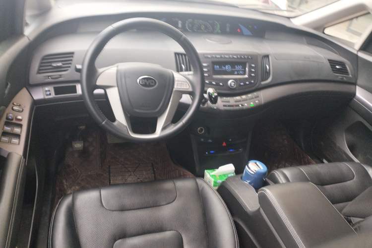 Used BYD e6 2017 400 Luxury Edition Center Console