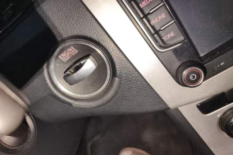 Used Volkswagen Magotan 2013 1.8TSI Luxury Model Vehicle Key