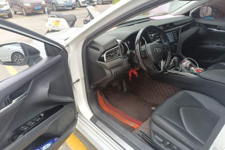 Used Toyota Camry 2018 2.0G Luxury Edition
