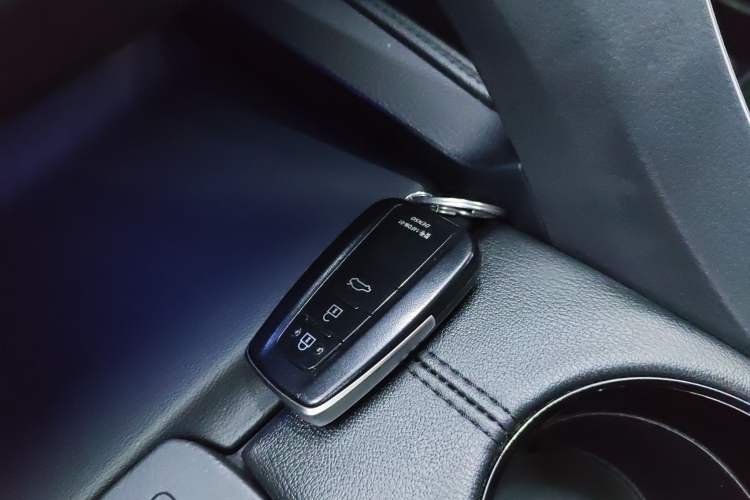 Used Toyota Avalon 2021 2.5L Luxury Edition Vehicle Key