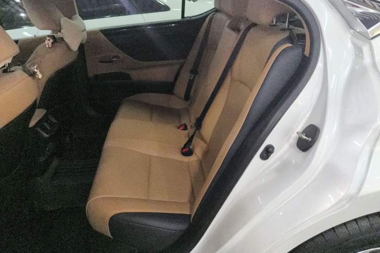 Used Lexus ES 2022 200 Excellence Edition
