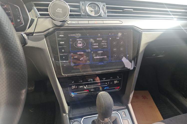 Used Volkswagen Magotan 2020 330TSI DSG Luxury Edition Audio And AC Panel