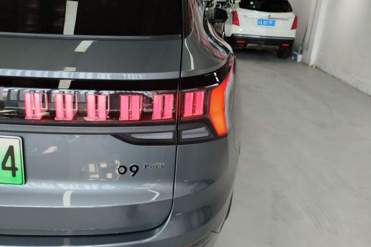 Used Lynk & Co 09 EM-P 2021 2.0T PHEV Halo Six-Seater Right Rear Taillight