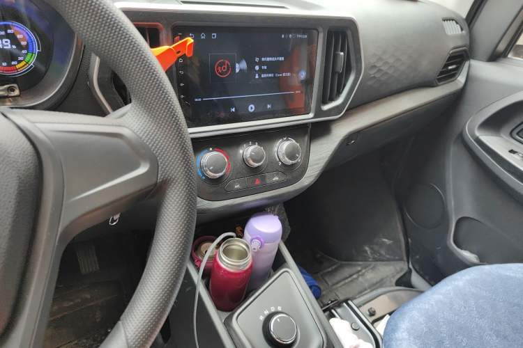 Used CHANGAN KAICHENG Ruixing EM60 2025 Model, Elite Type, 6 Seats, 300 km, Liftgate
