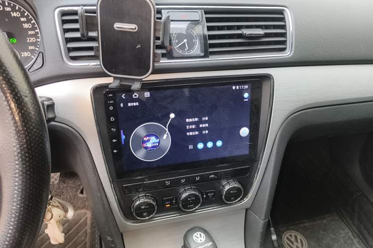 Used Volkswagen Passat 2011 1.8 TSI DSG Prestige Edition Audio And AC Panel