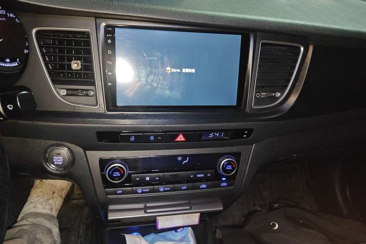 Used Hyundai Mistra 2014 1.8L Automatic Deluxe DLX Model Audio And AC Panel