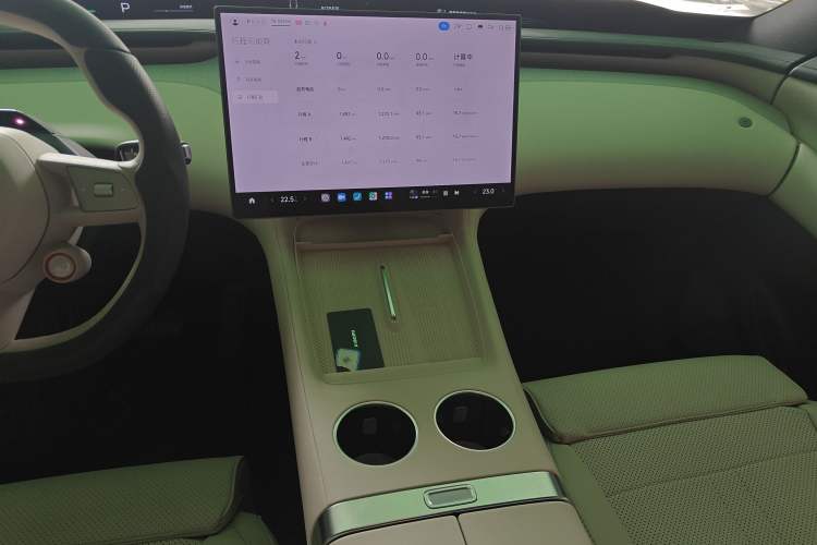 Used Xiaomi Auto YU7 2025 Ultra-Long Range Rear-Wheel Drive Version Audio And AC Panel