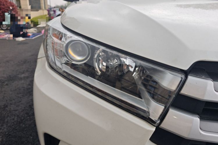 Used Toyota Highlander 2018 2.0T Four-Wheel Drive Luxury Version 7 Seats China VI Standard Right Front Headlight