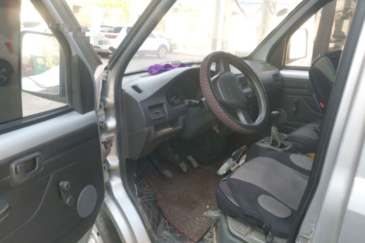 Used Wuling Zhiguang Small Truck 2016 1.2L Single-Row LSI Driver Seat