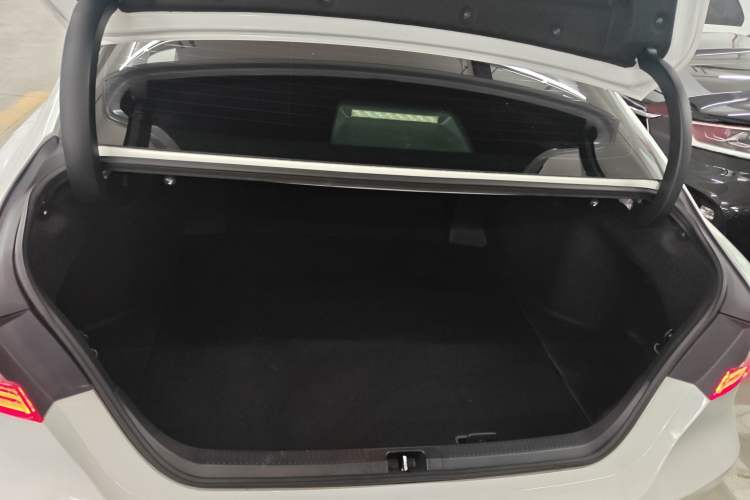 Used Toyota Camry 2023 2.0G Luxury Edition