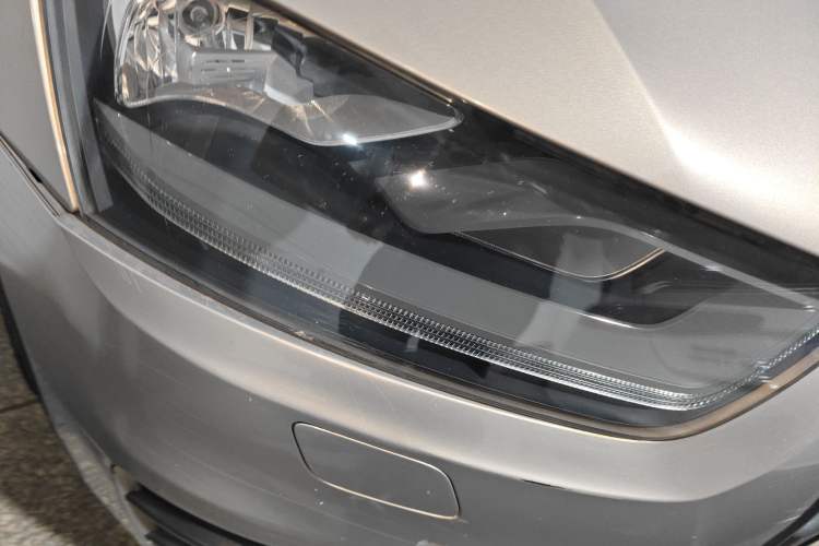 Used Audi Q3 2013 35 TFSI Ambition Edition Right Front Headlight