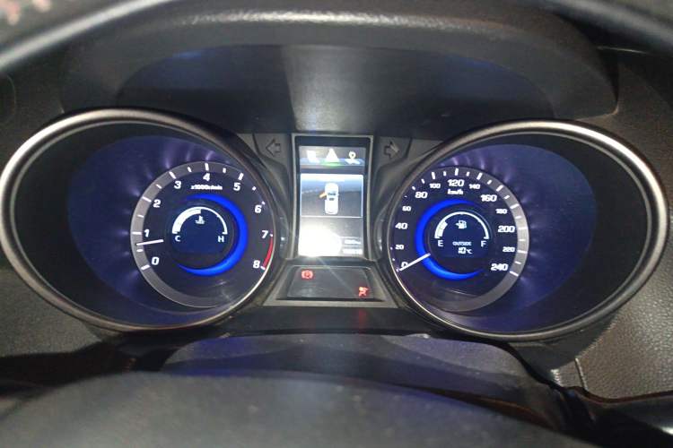 Used CHANGAN CS75 2016 2.0L Manual Luxury Version China V Standard Instrument Cluster