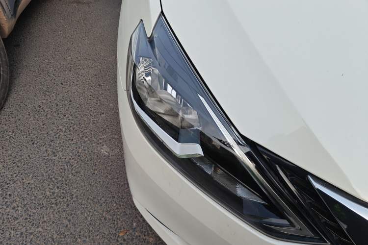 Used Nissan Sylphy 2024 Revised Version Classic 1.6XL CVT Luxury Edition Right Front Headlight