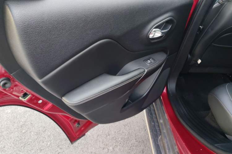 Used Jeep Cherokee 2016 2.4L Leading Smart Version