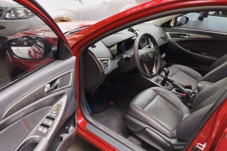 Used CHANGAN Eado 2016 1.6L GDI Manual JingShang Model Driver Seat