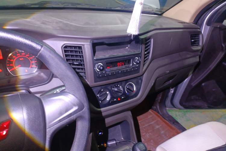 Used Wuling Hongguang V 2022 1.5L Jingqu Version Hydraulic Power Steering LAR
