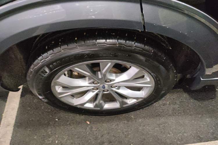 Used Ford Explorer 2020 EcoBoost 285 4x4 Trend Edition 7-Seater Right Rear Wheel Hub