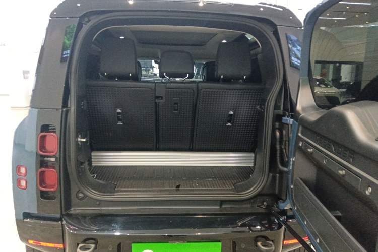 Used Land Rover Defender 2022 90 2.0T P300 X-DYNAMIC HSE