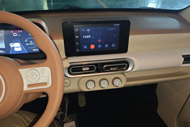 Used Wuling Hongguang MINIEV 2024 3rd Generation 215km Advanced Version Audio And AC Panel