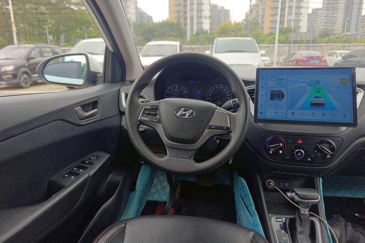 Used Hyundai Verna (new generation) 2016 1.4L Automatic Cool Edition GLS Steering Wheel