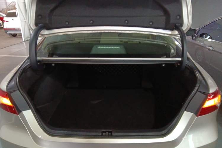 Used Toyota Camry 2019 2.5G Luxury Edition China VI Standard