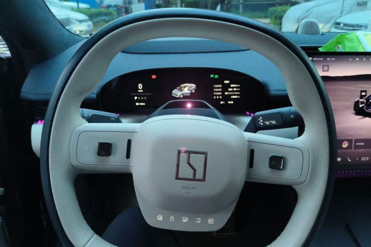 Used Zeekr 007 2025 Rear-Drive Intelligent Driving Version 75 kWh Steering Wheel