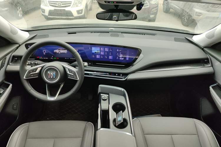 Used Buick E5 2025 Model 620KM Prestige Edition
