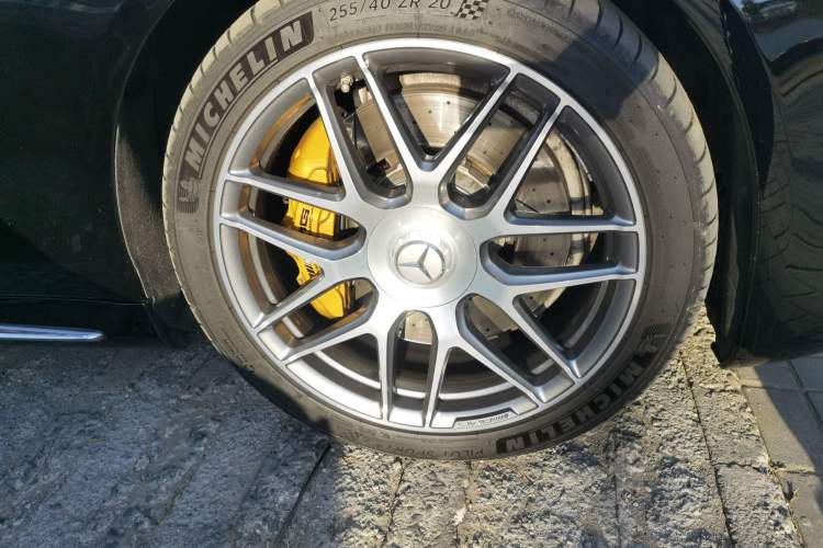 Used Mercedes-Benz S-Class AMG 2018 AMG S 63 L 4MATIC+ Right Front Wheel Hub