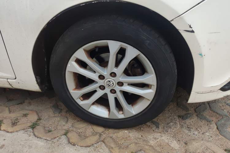 Used MG 5 2012 1.5L Automatic Luxury Edition Right Front Wheel Hub