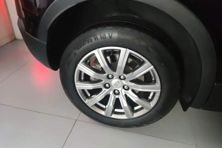 Used Cadillac XT4 2022 28T Two-Wheel Drive Prestige Version Right Rear Wheel Hub