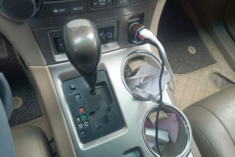 Used Toyota Highlander 2012 2.7L Two-Wheel Drive 7-Seater Luxury Edition