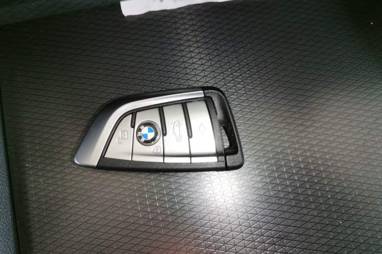 Used BMW 5 Series 2022 Restyled 525i M Sport Package Vehicle Key