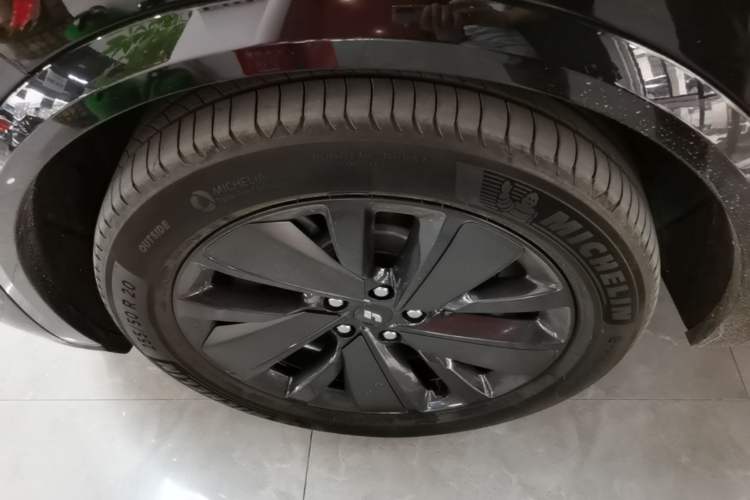 Used Li Auto L8 2025 Max Smart Refresh Edition Left Front Wheel Hub