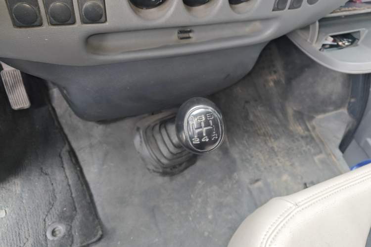 Used Ford Classic Transit 2015 2.8T Diesel Multi-Function Long-Wheelbase 6-Seater Mid-Roof JX493ZLQ4