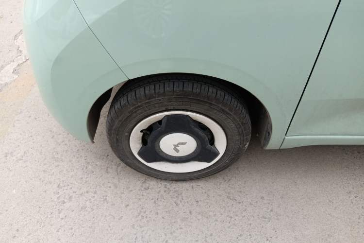 Used Wuling Hongguang MINIEV 2024 3rd Generation 215km Youth Edition Left Front Wheel Hub