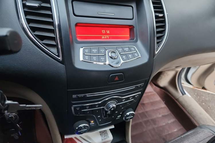 Used Bestune B50 2013 1.6L Manual Prestige Edition Audio And AC Panel
