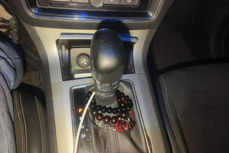 Used Roewe RX5 New Energy 2017 eRX5 50T Hybrid Connected Prestige Flagship Edition
