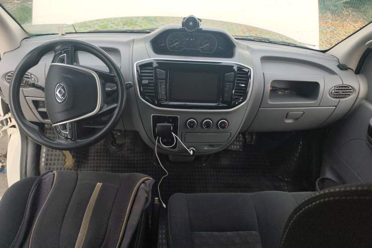 Used SAIC MAXUS Xintu V80  Center Console