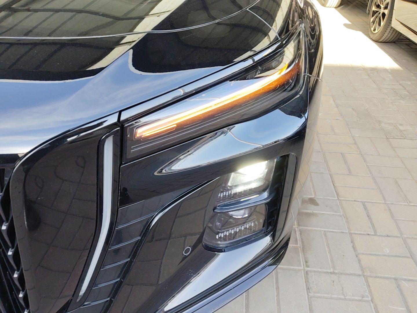 Hongqi H5 2025 1.5T DCT Xuan Ying Edition — снимка 8