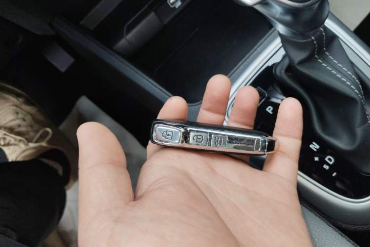 Used Kia kx1 Stonic 2021 1.4L CVT Sunroof Model Vehicle Key