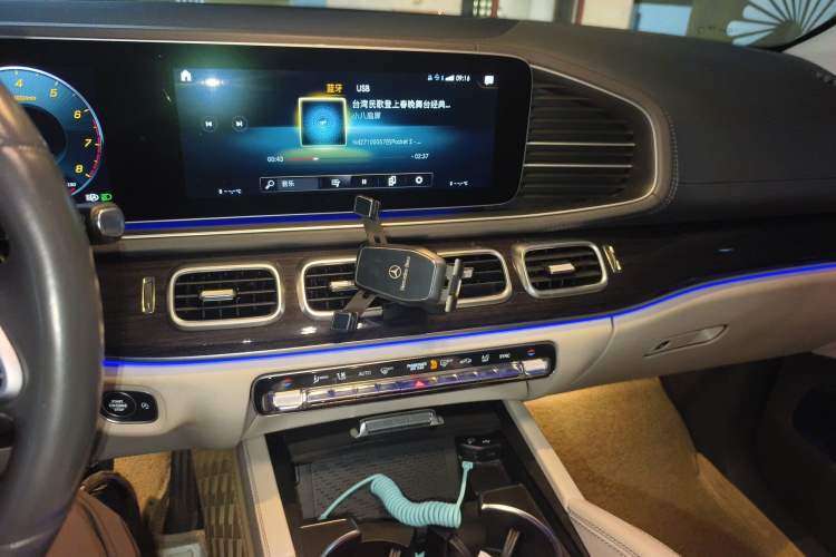 Used Mercedes-Benz GLE 2020 Restyled GLE 350 4MATIC Fashion Edition Audio And AC Panel