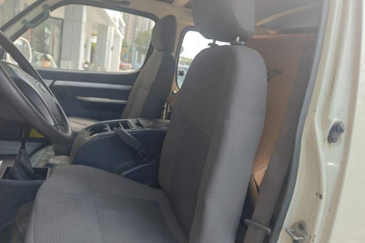 Used King Long Golden Way 2015 2.0L Value-Packed Practical Version 4G21B Left Front Seat