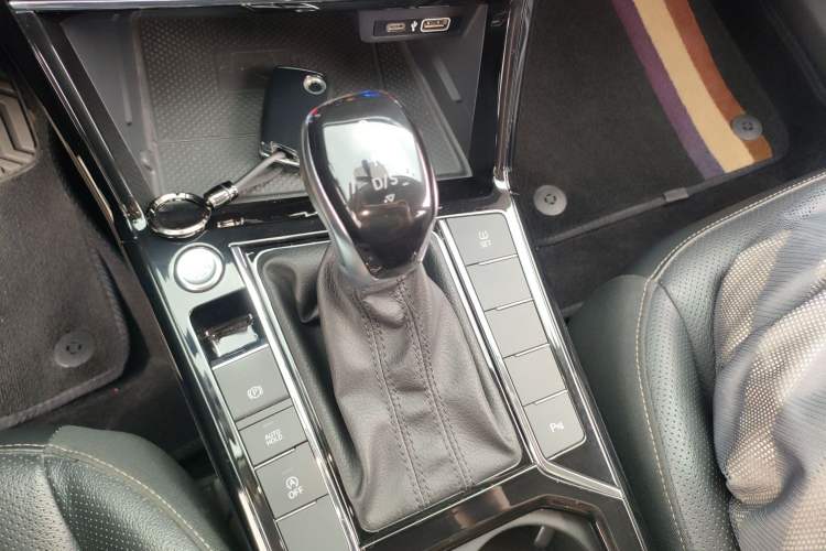 Used Volkswagen Passat 2020 330TSI Luxury Edition China VI