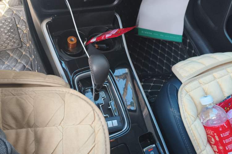 Used Mitsubishi Outlander 2019 2.4L 4x4 Zhi Xiang Edition 7 Seats China VI Standard Gear Lever