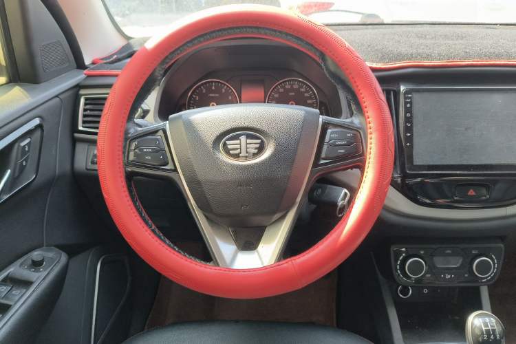 Used FAW Senya R7 2016 1.6L Manual Luxury Model