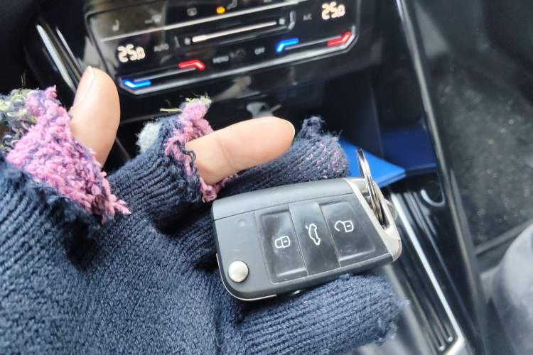 Used Volkswagen Tayron X 2020 330TSI Two-Wheel Drive Luxury Smart Connectivity Version Vehicle Key