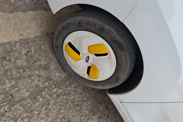 Used Chery QQ Ice Cream 2022 170km Sundae Phosphate Lithium-Ion
