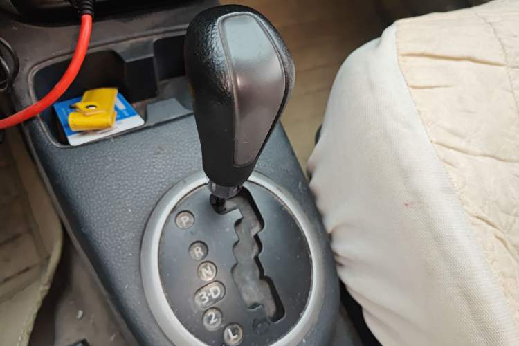 Used Suzuki SX4 S-Cross 2012 1.6L Automatic Comfort Edition Gear Lever